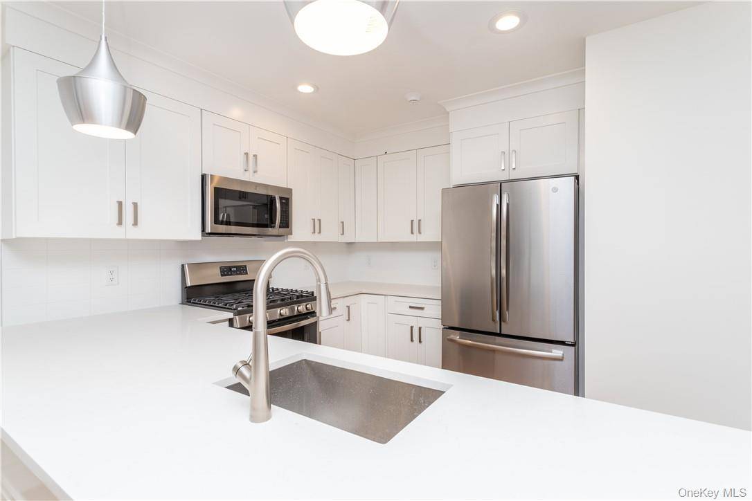 121 Fisher AVE #5, White Plains, NY 10606