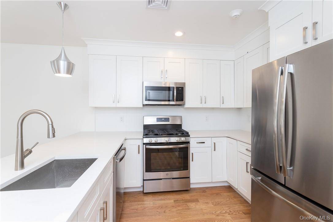 121 Fisher AVE #5, White Plains, NY 10606