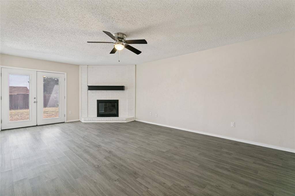 1210 Brook Hill Lane, Arlington, TX 76014