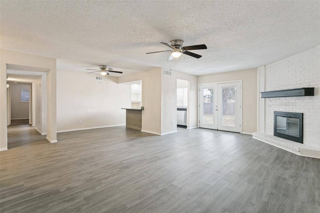 1210 Brook Hill Lane, Arlington, TX 76014