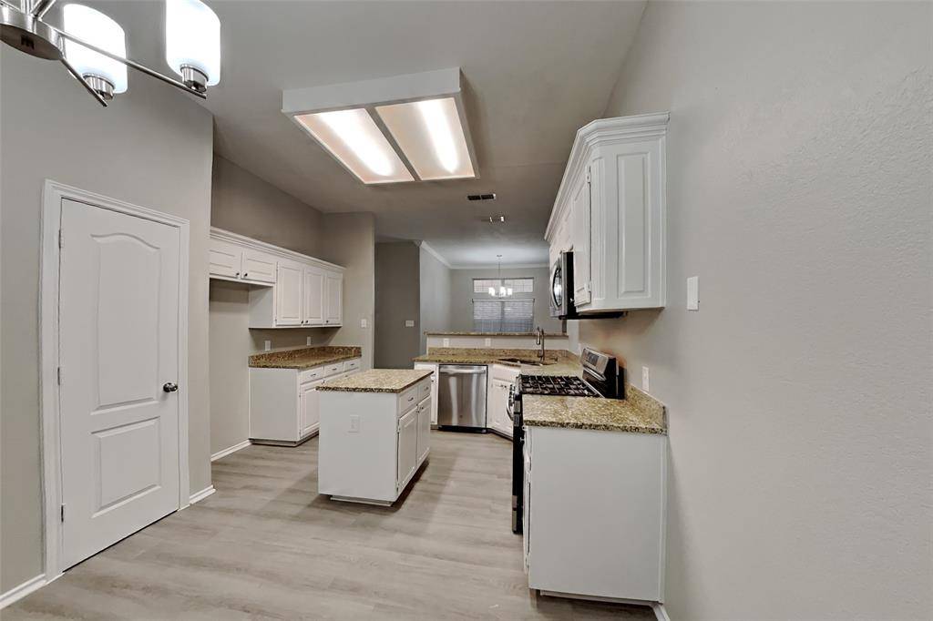 2988 Thames Trail, Fort Worth, TX 76118