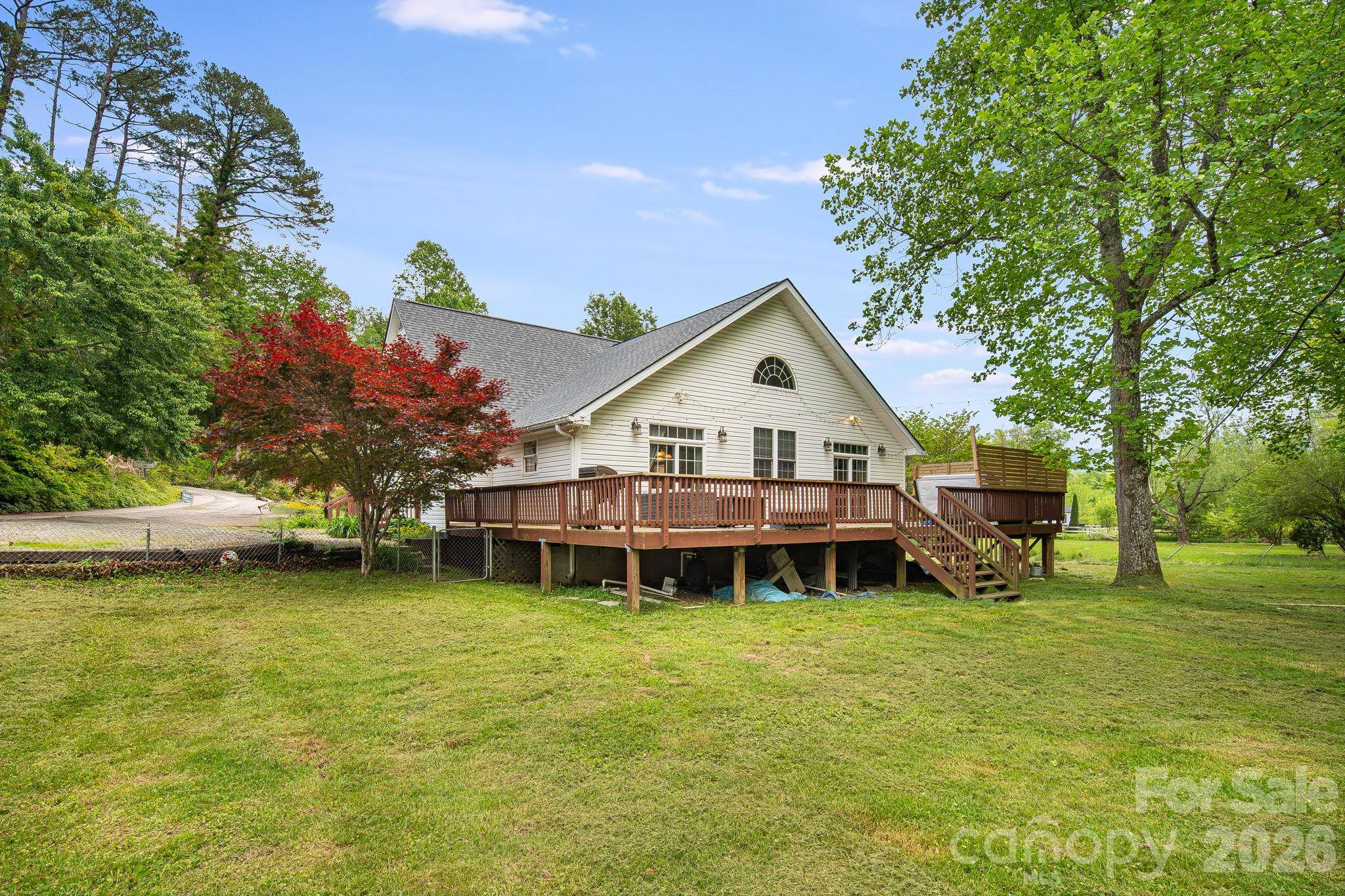 101 McFalls RD, Asheville, NC 28805