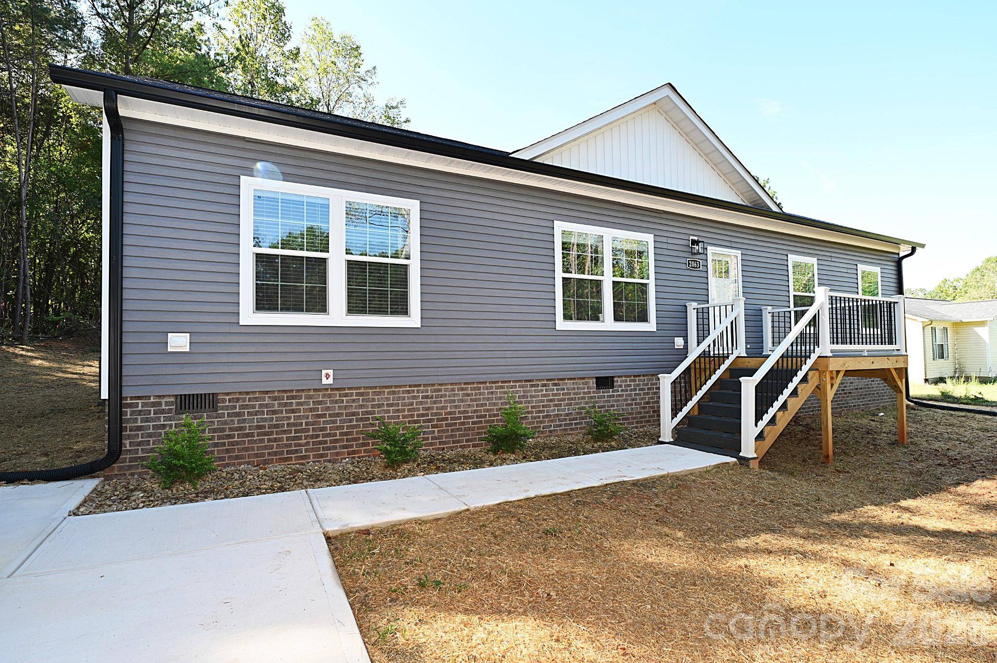 2063 Vance ST, Newton, NC 28658