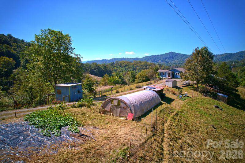 456 Morgan Branch RD, Marshall, NC 28753