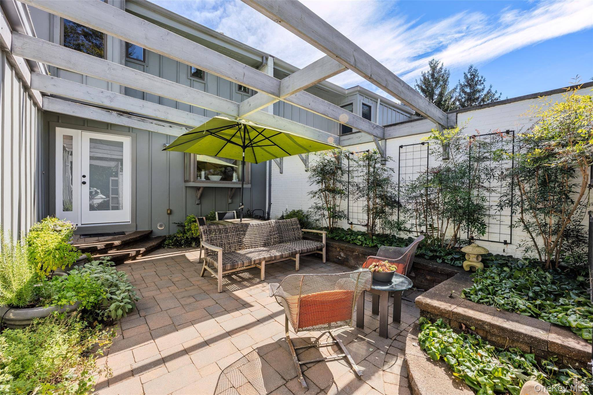 55 Rockledge PATH, Port Jefferson, NY 11777