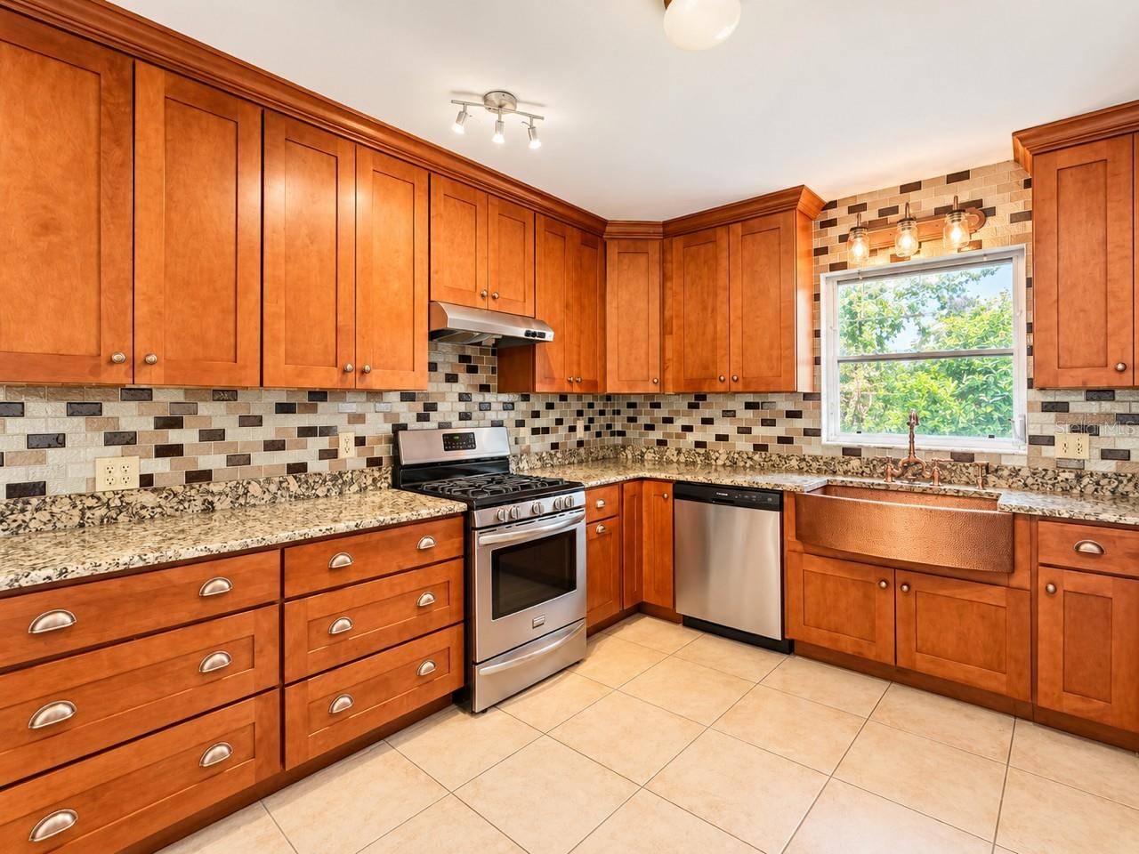4709 BROOKSDALE DR, Sarasota, FL 34232