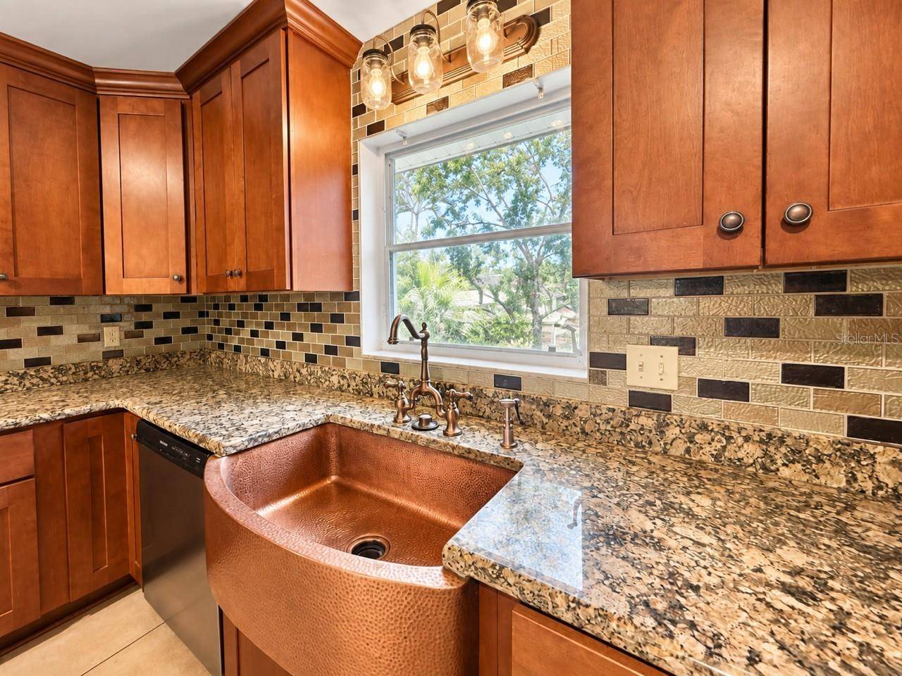 4709 BROOKSDALE DR, Sarasota, FL 34232