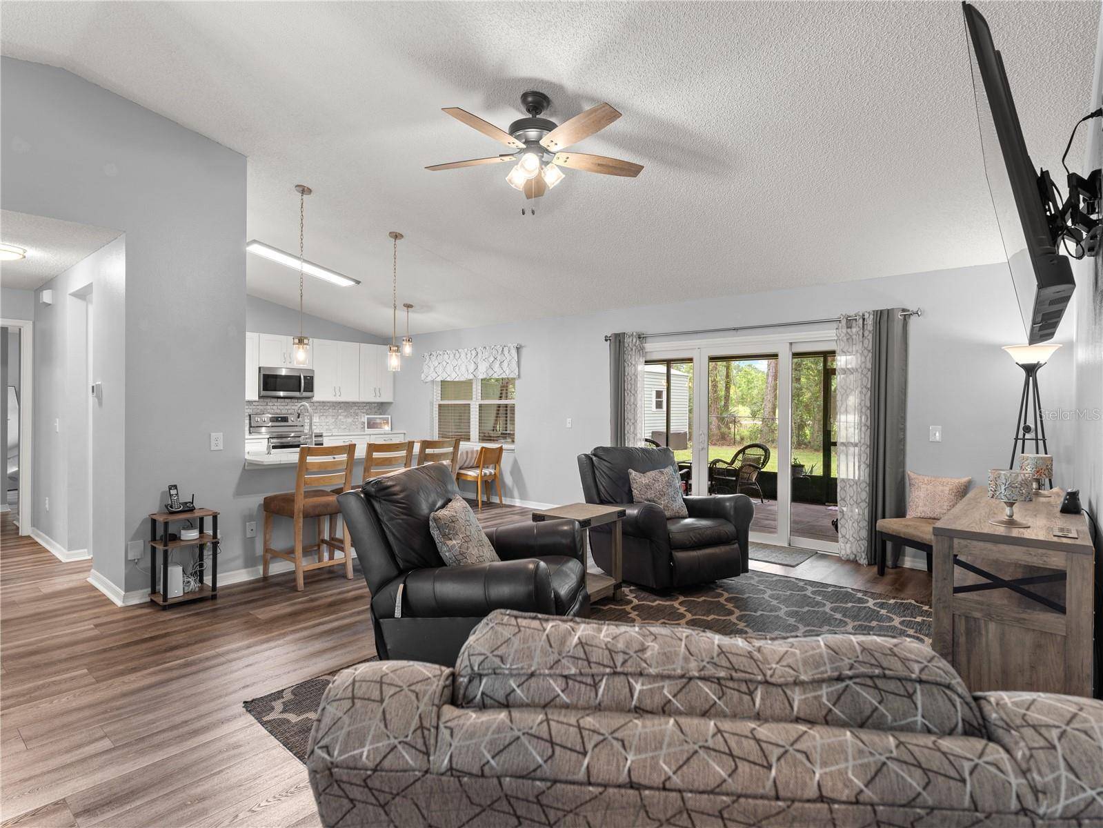 206 LONDON DR, Palm Coast, FL 32137