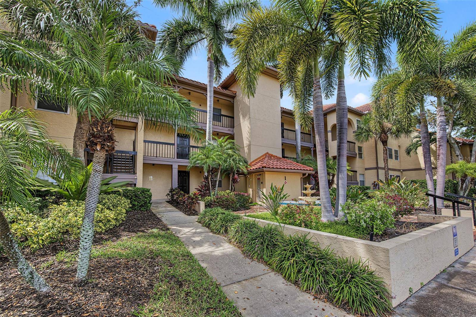 2400 FEATHER SOUND DR #123, Clearwater, FL 33762