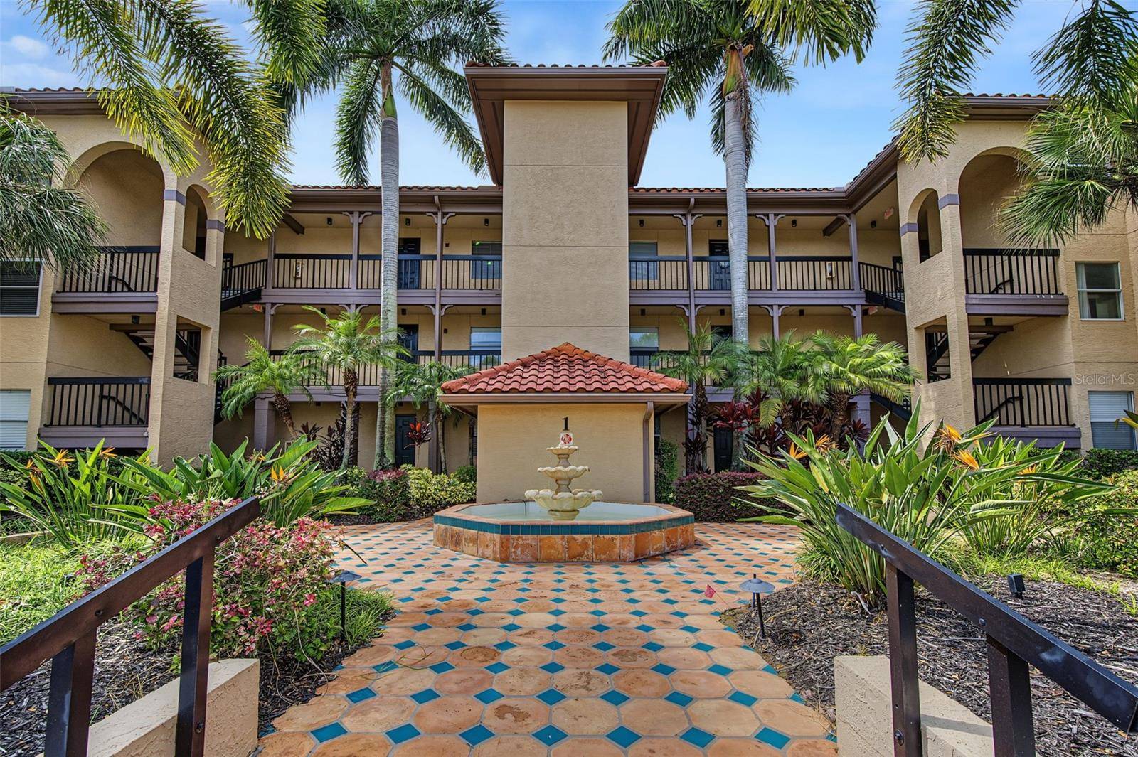 2400 FEATHER SOUND DR #123, Clearwater, FL 33762