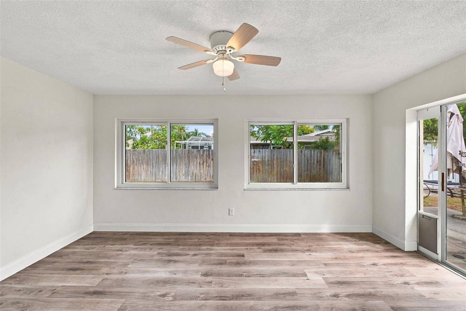 13823 WILDWOOD DR, Largo, FL 33774