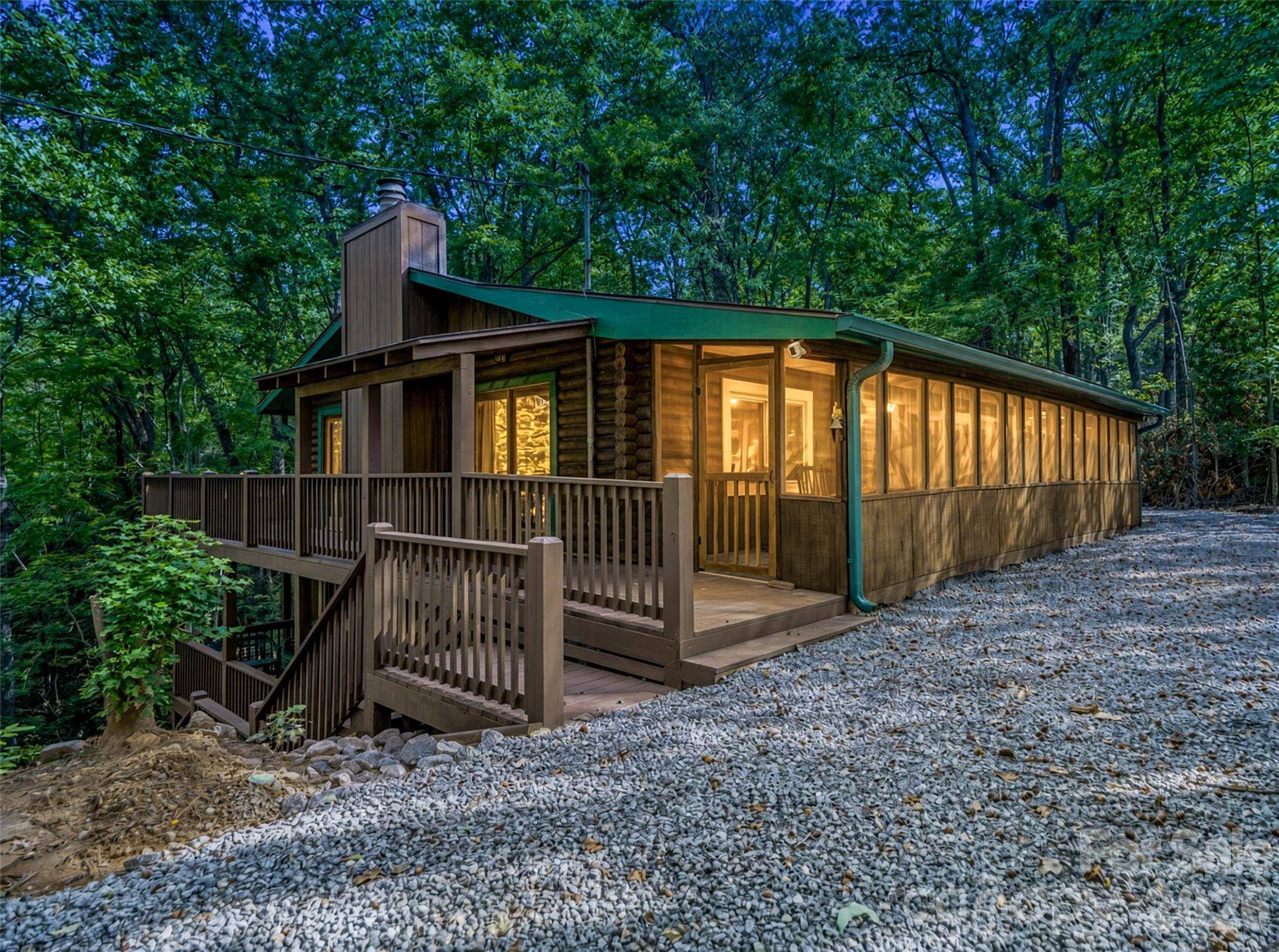 368 Starling RD, Lake Lure, NC 28746