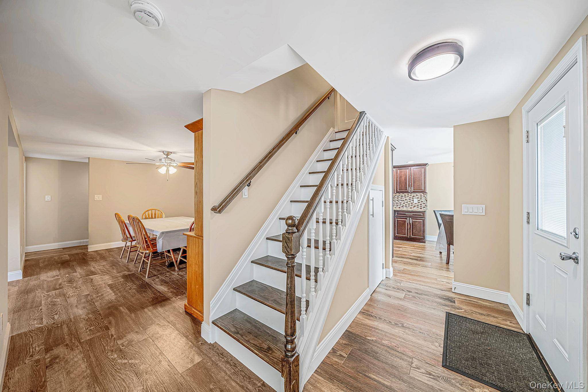 27 Lehigh LN, Farmingville, NY 11738