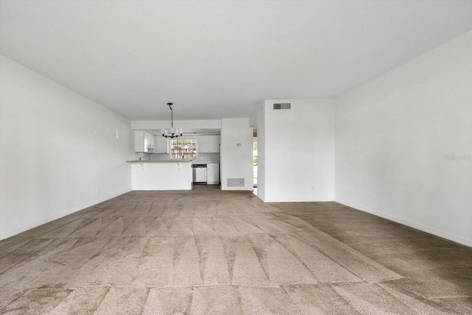 43 COUNTRY CLUB DR, Largo, FL 33771