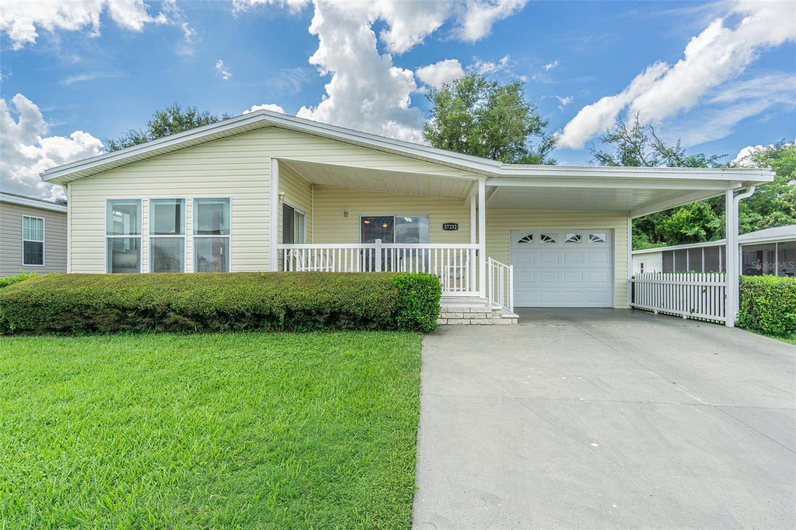 37232 NEUKOM AVE, Zephyrhills, FL 33541