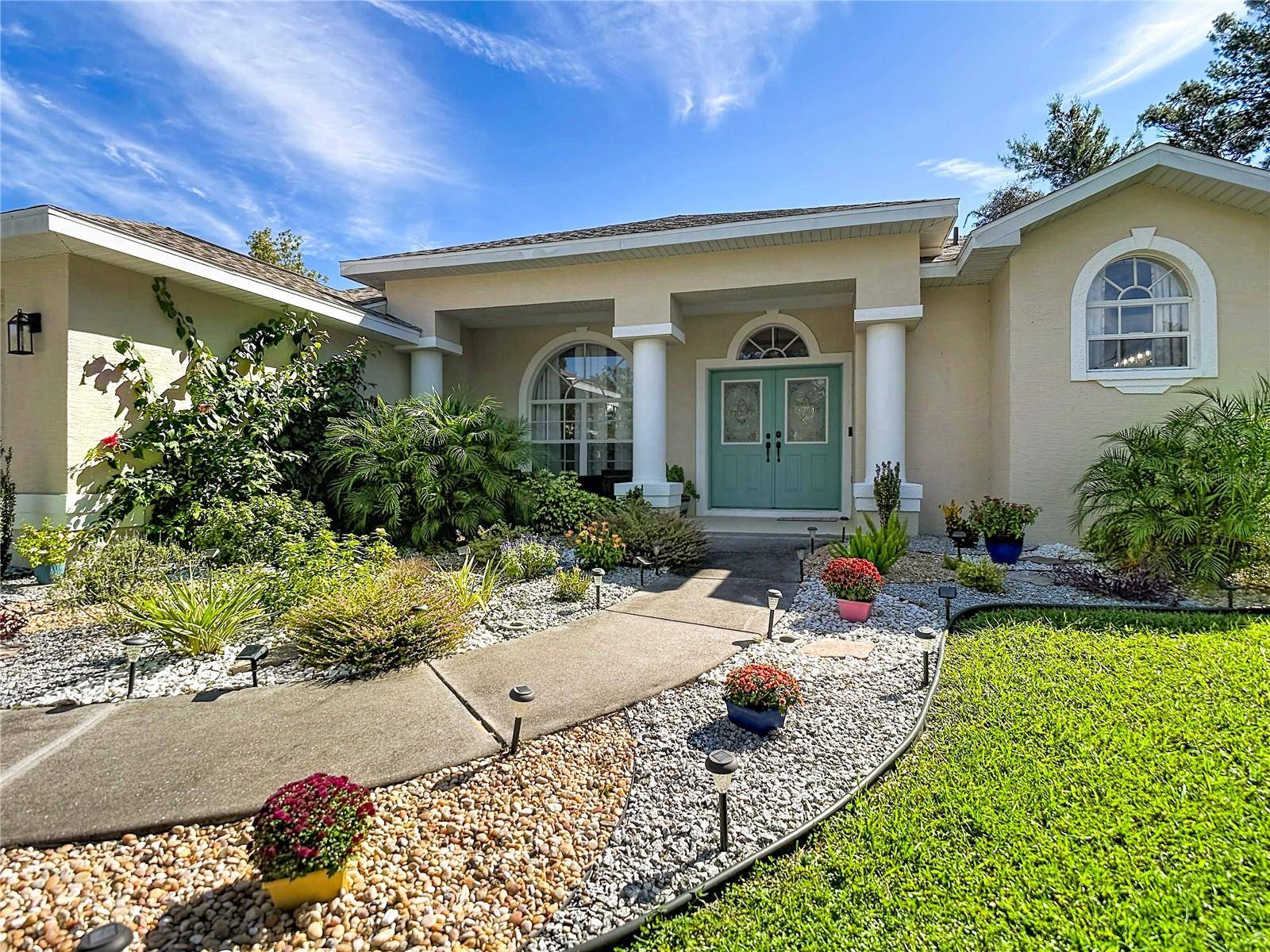 11200 LOMITA WREN RD, Weeki Wachee, FL 34614