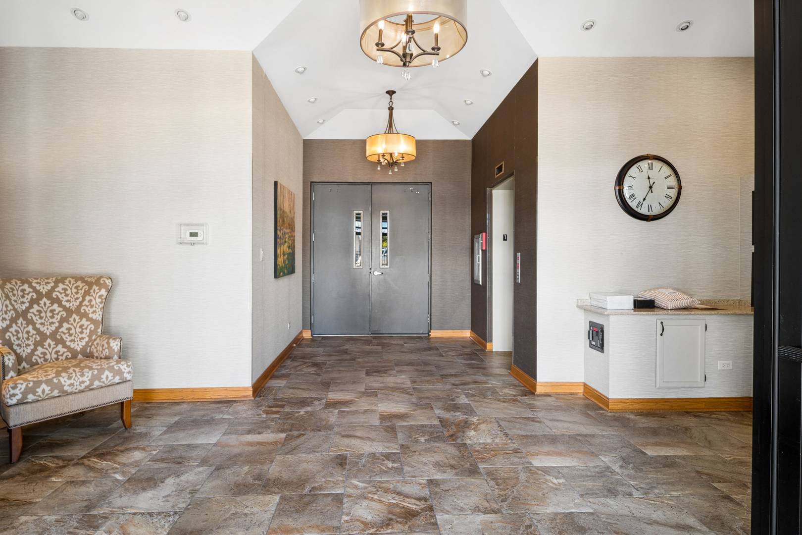 14 S Ashland AVE #204, La Grange, IL 60525