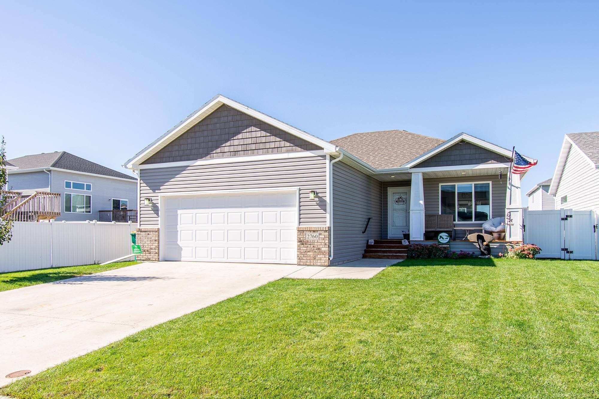 2760 Westwood ST W, West Fargo, ND 58078