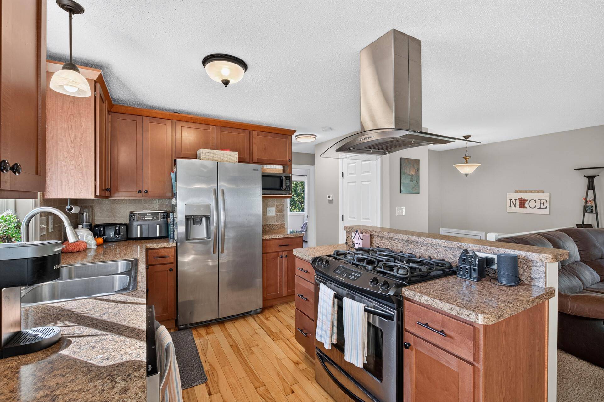 4189 Pleasant ST SE, Prior Lake, MN 55372