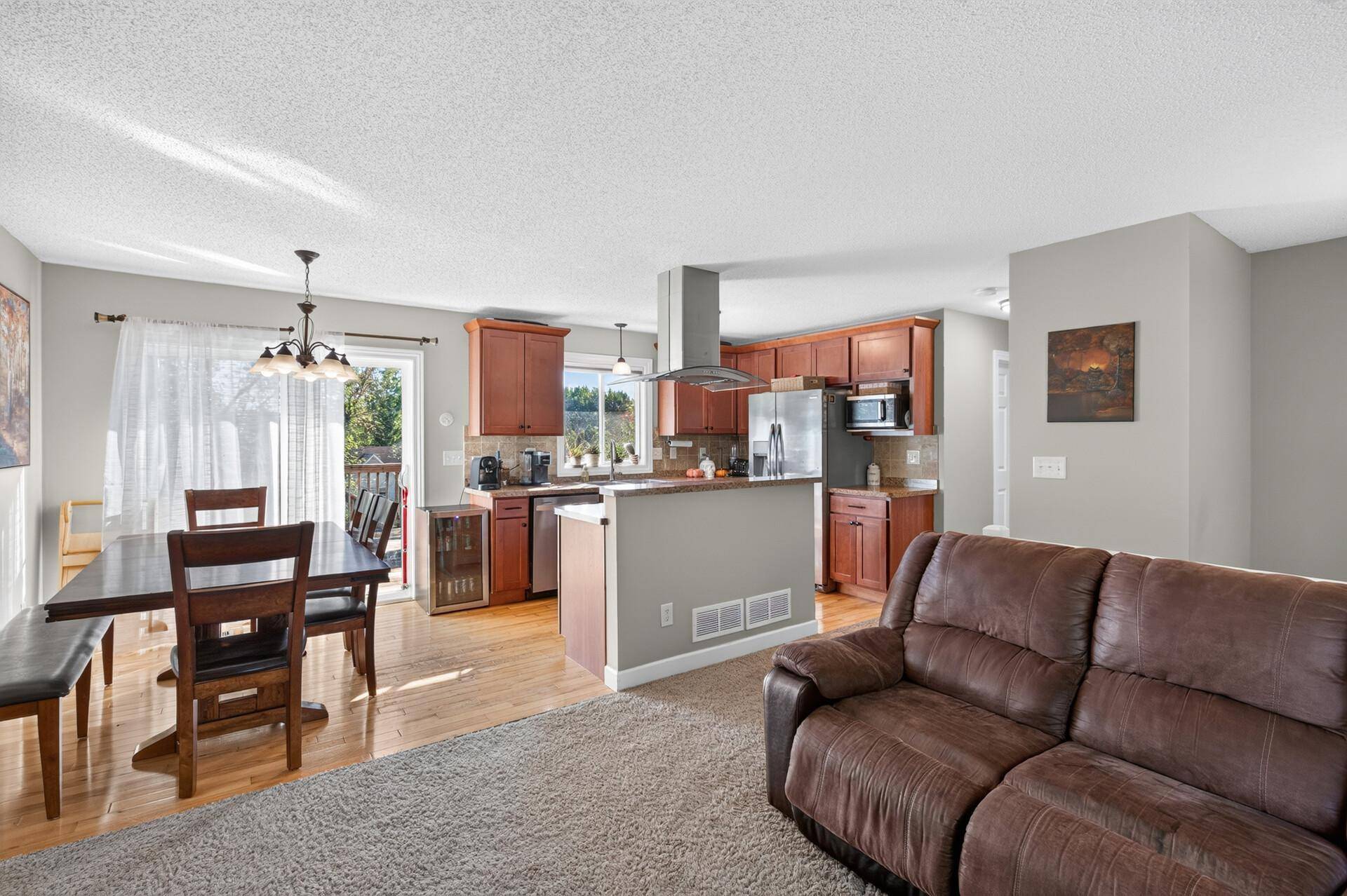 4189 Pleasant ST SE, Prior Lake, MN 55372