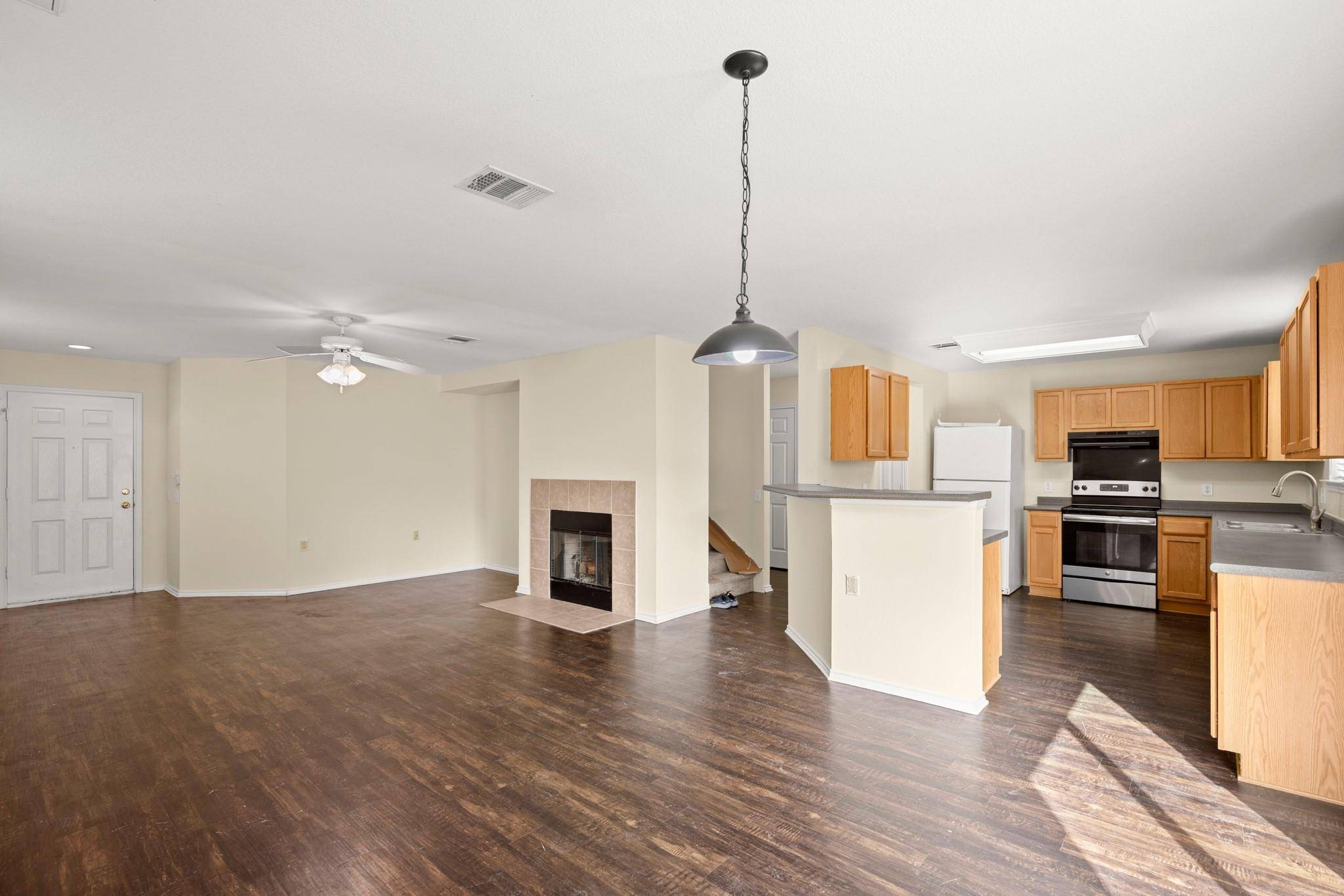 6704 Walkup LN, Austin, TX 78747