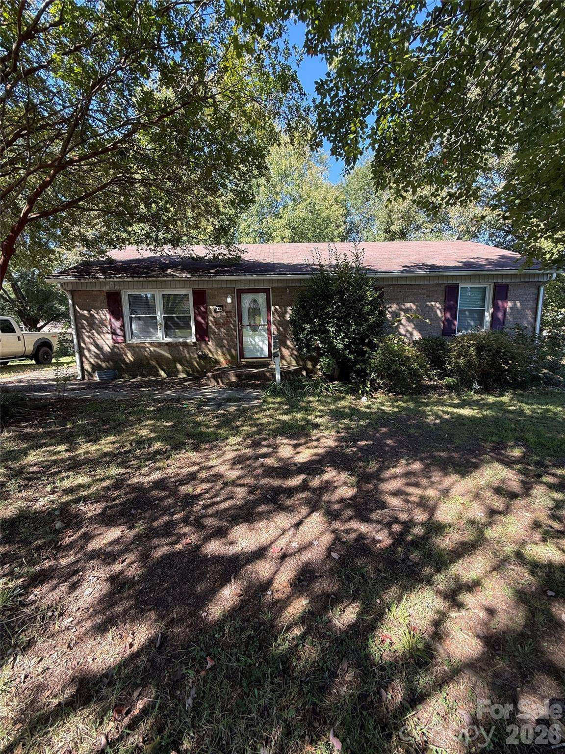 324 Briarwood DR, Dallas, NC 28034