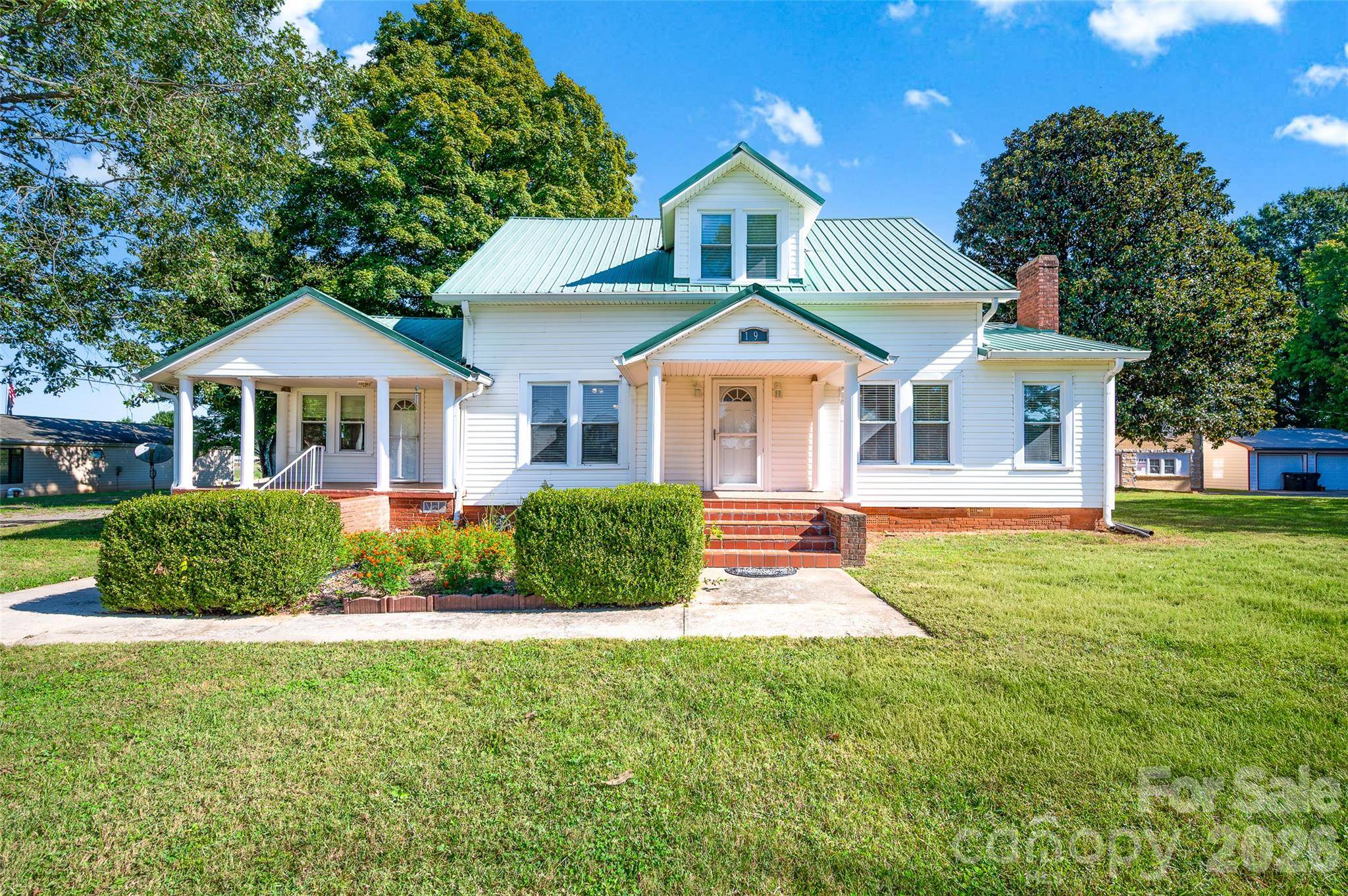 1892 W Memorial HWY, Union Grove, NC 28689