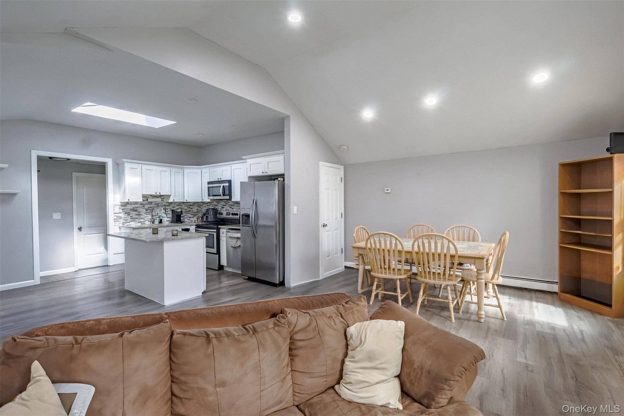 3 Elmwood AVE, Selden, NY 11784