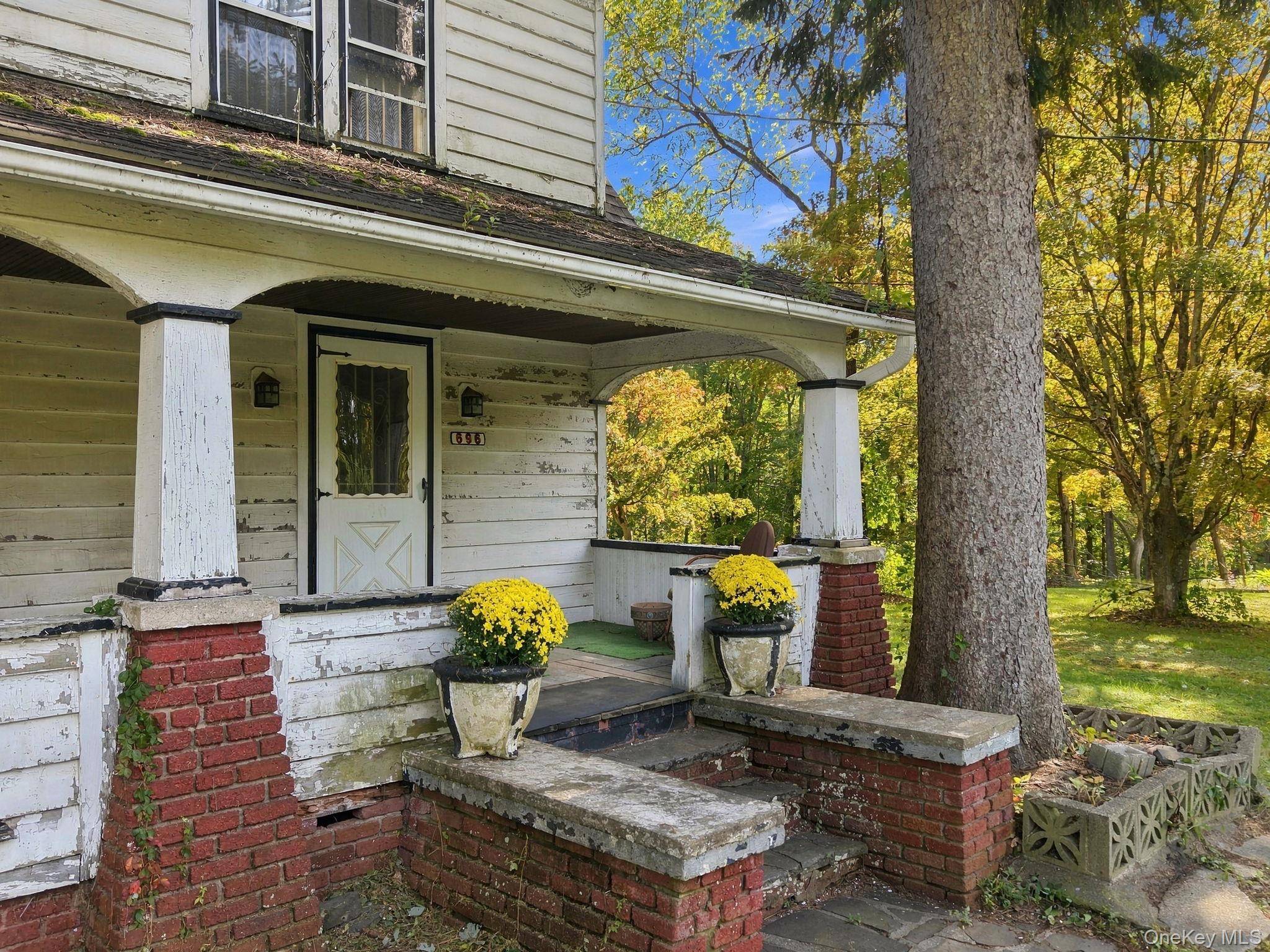 696 Springtown RD, Tillson, NY 12486