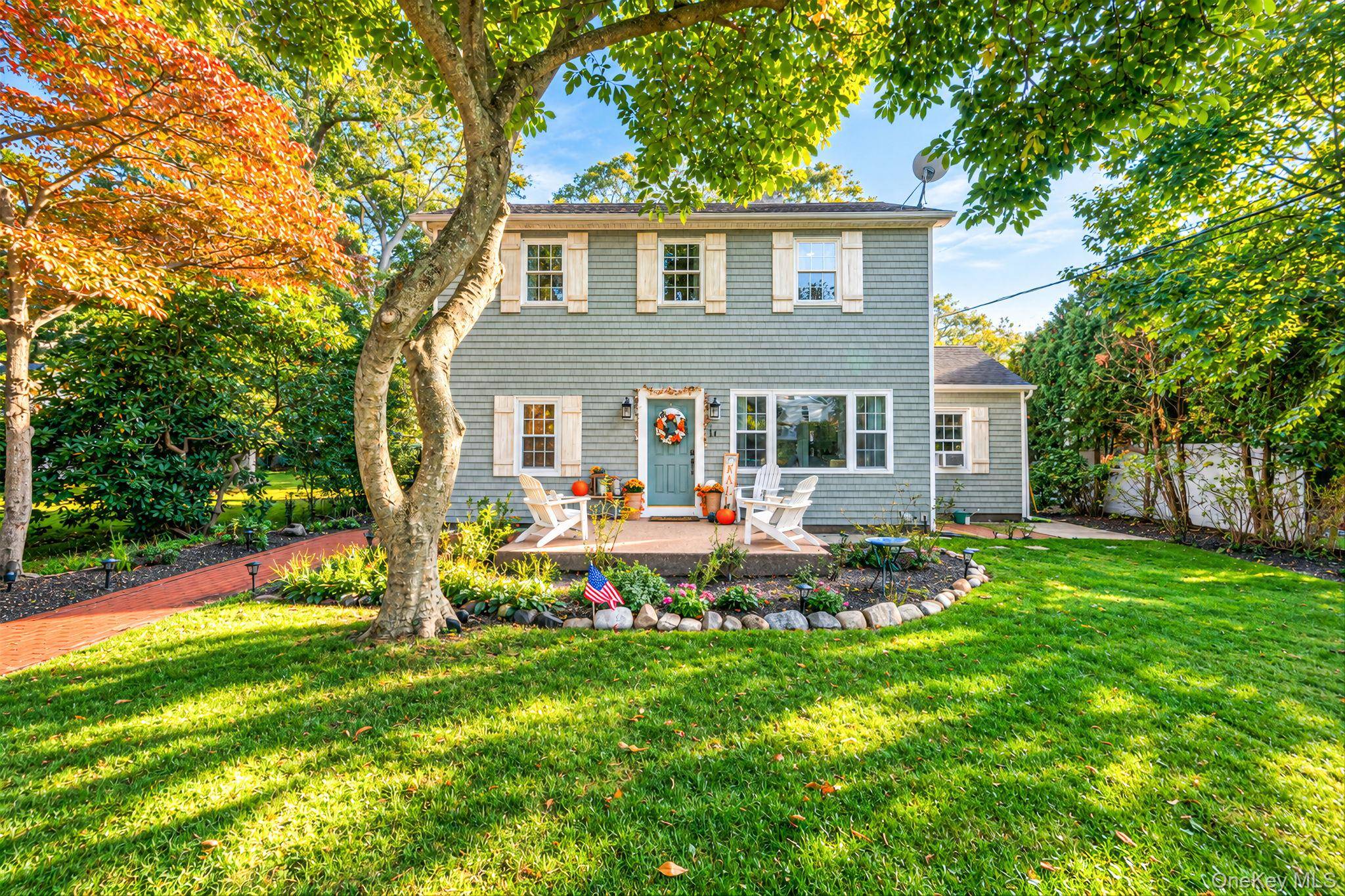 14 Waterview DR, Sound Beach, NY 11789