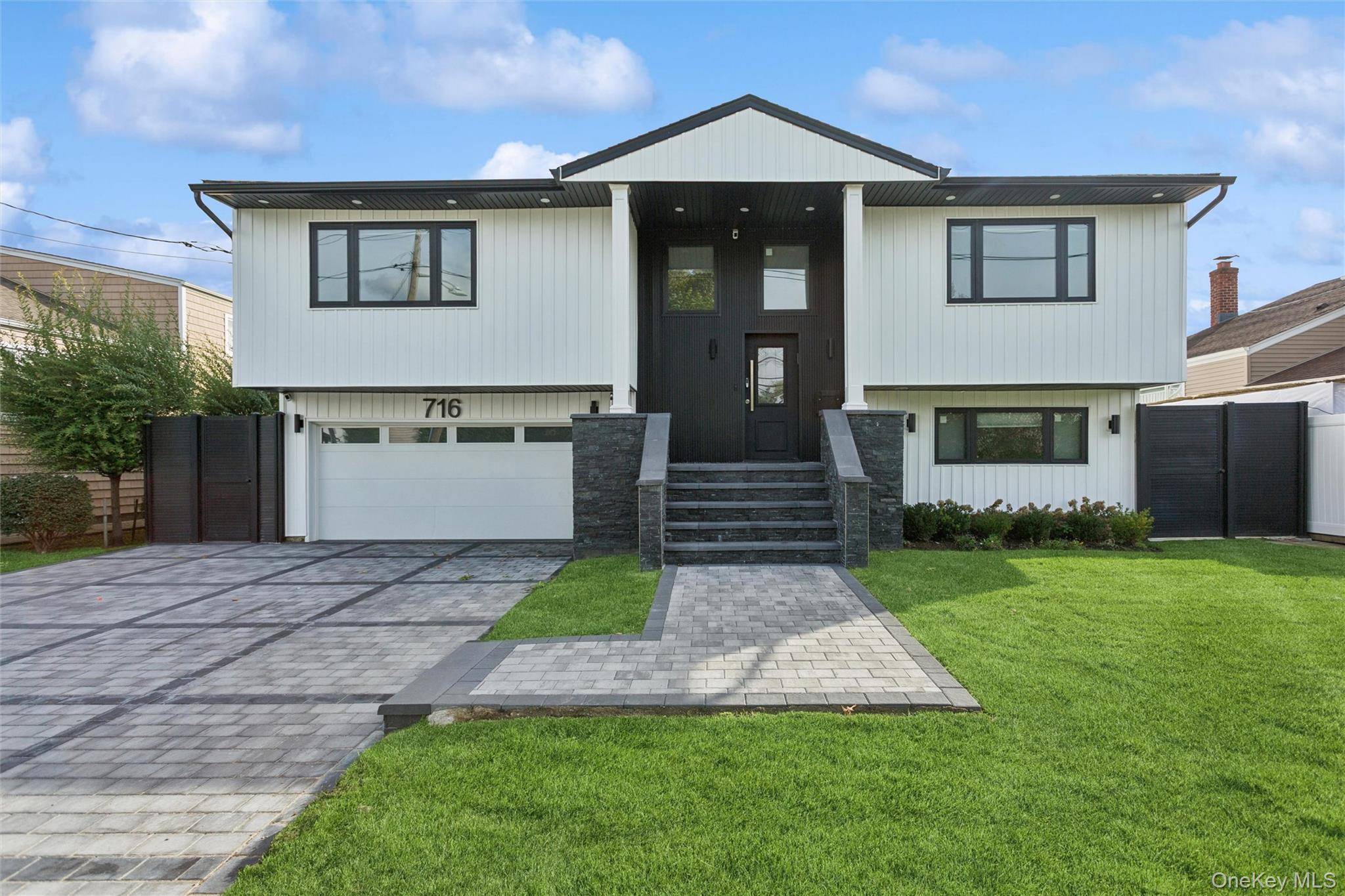 716 Oakland AVE, Cedarhurst, NY 11516