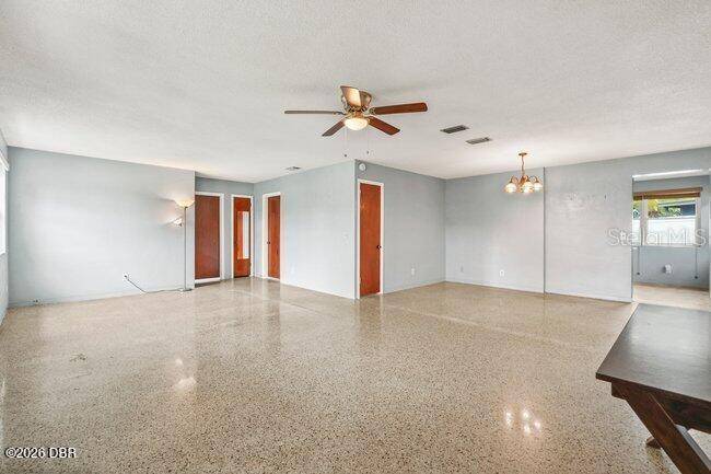 1002 THUNDERBIRD DR, Daytona Beach, FL 32117