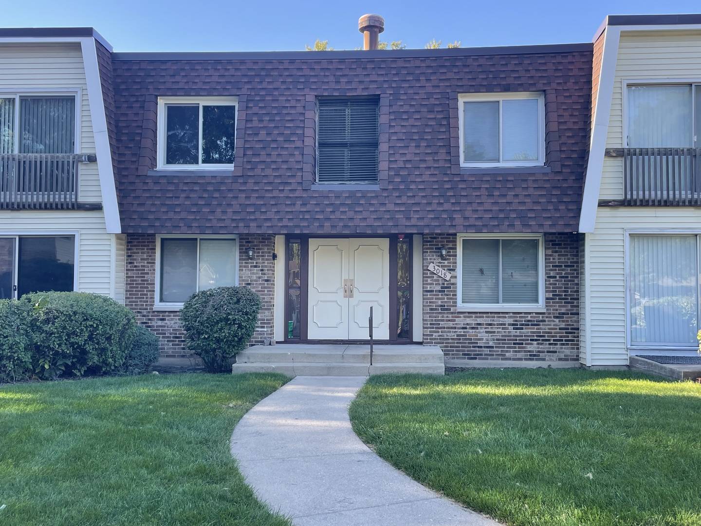 3018 Roberts DR #3, Woodridge, IL 60517