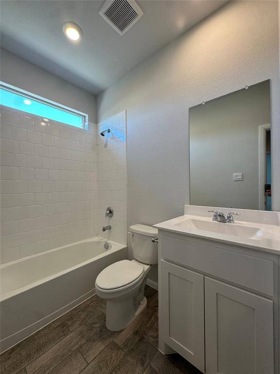 912 Rothville Lane, Fort Worth, TX 76108