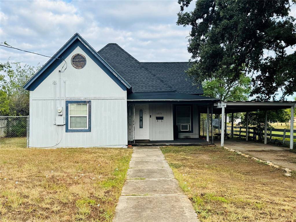 1215 Melwood Avenue, Brownwood, TX 76801