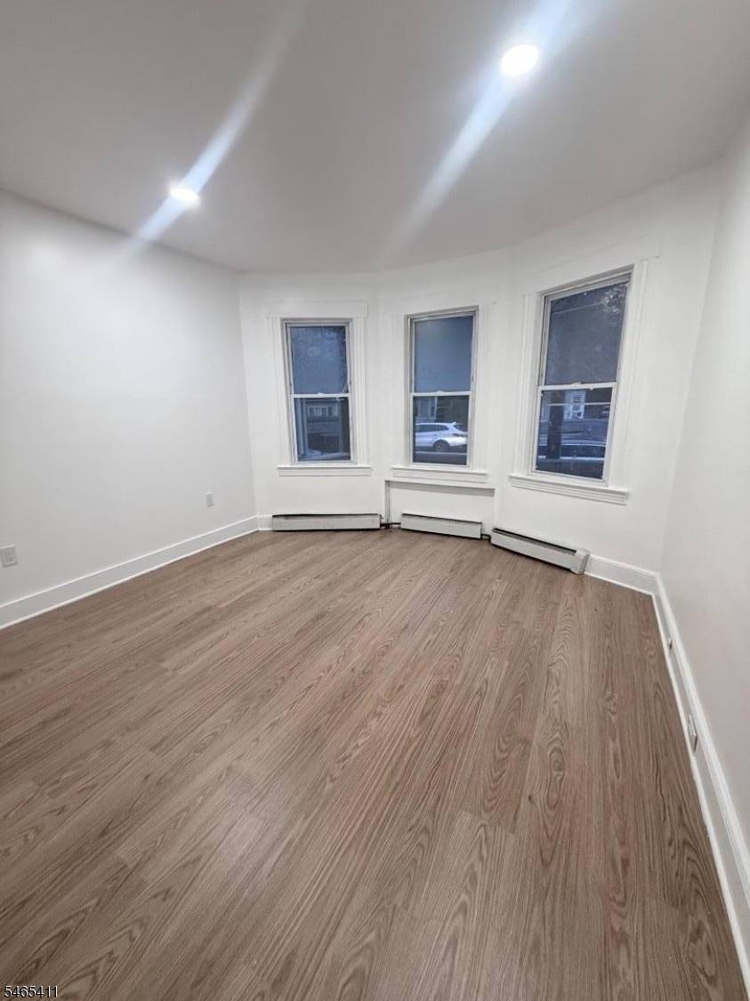 176 Lake Ave, Clifton City, NJ 07011