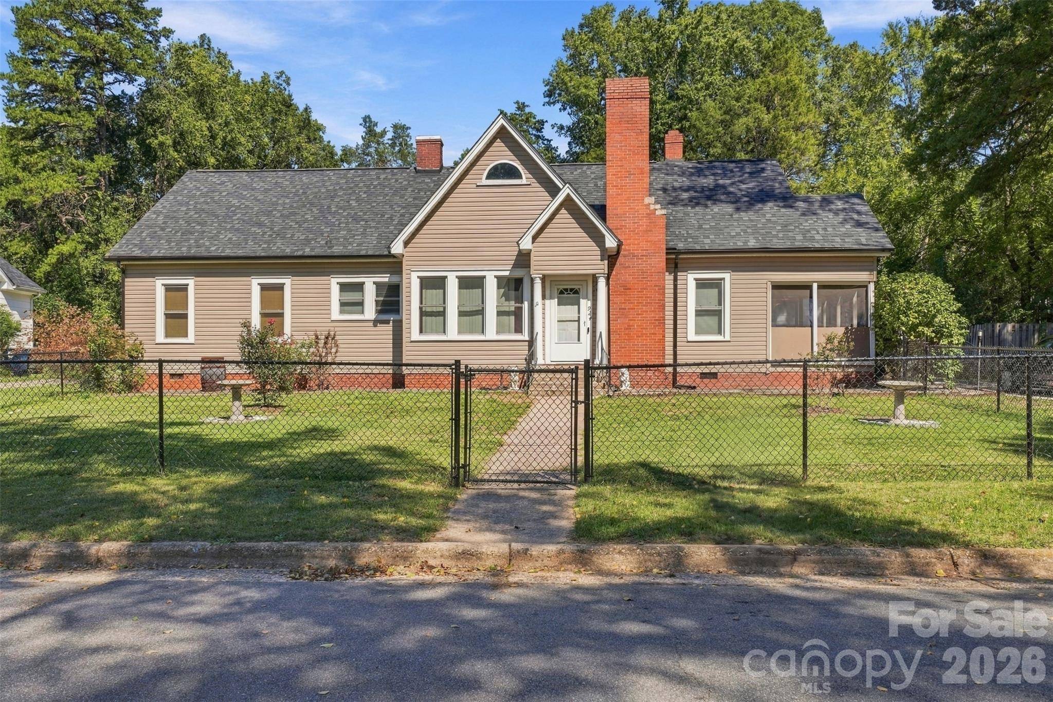 924 Maple AVE, Salisbury, NC 28144