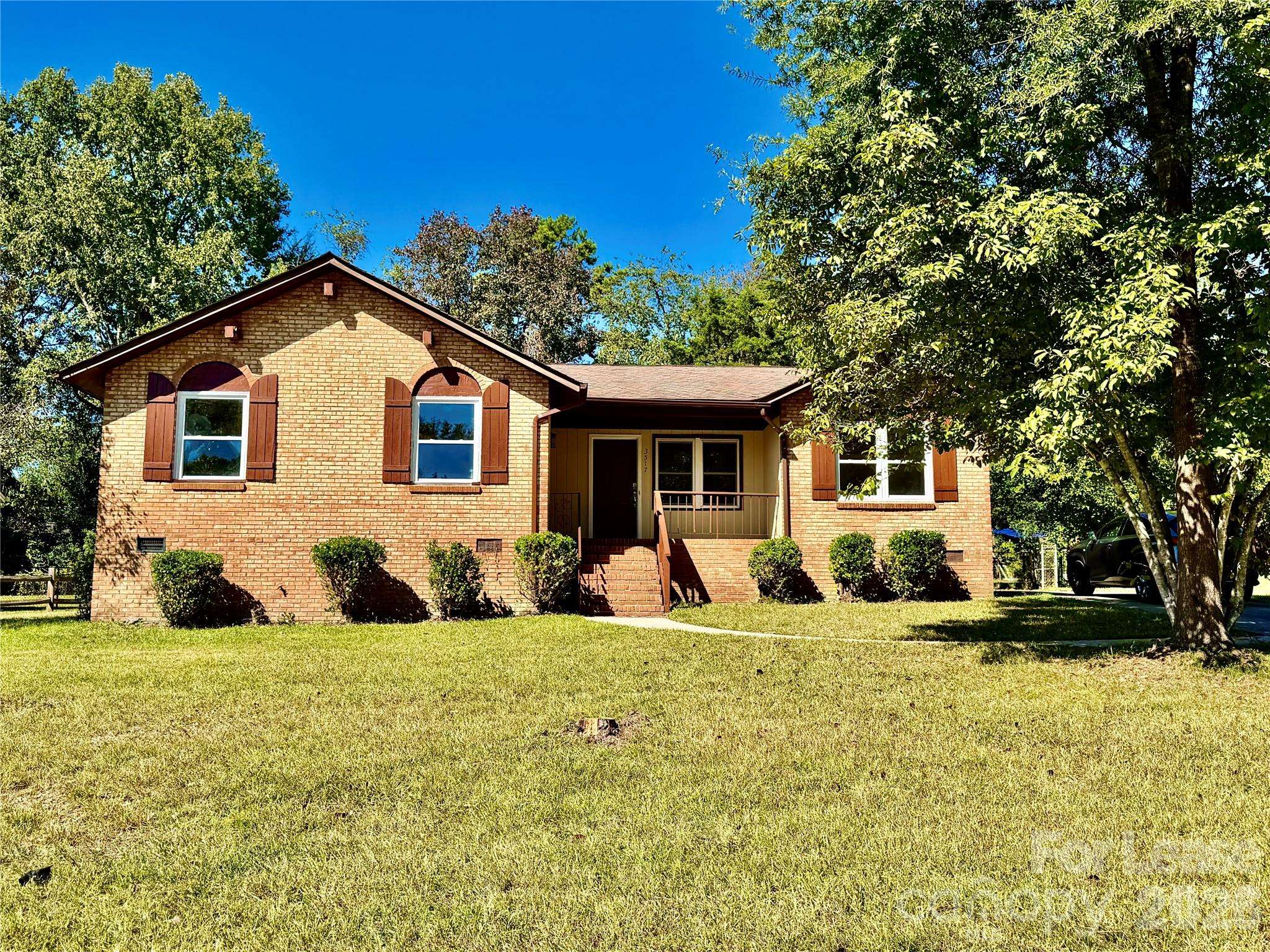 3517 Cross Winds DR, Charlotte, NC 28227