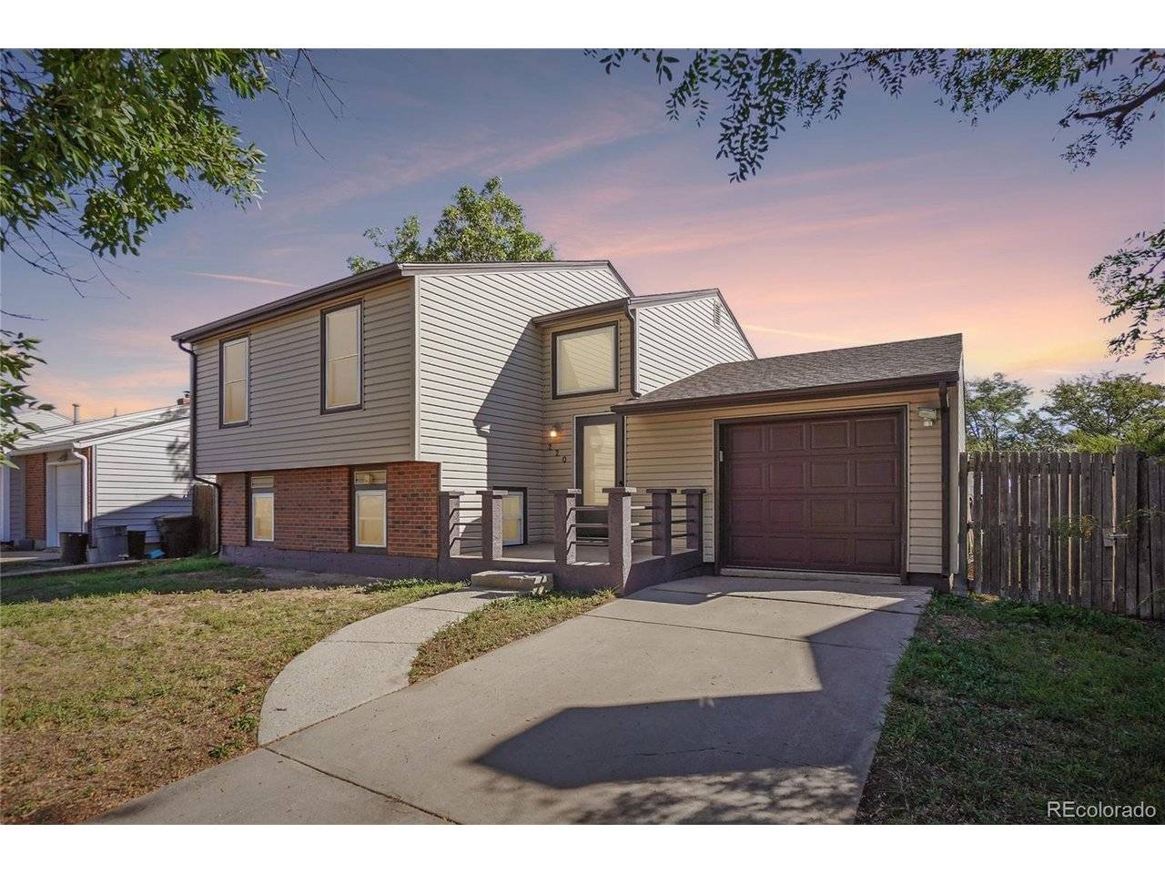 220 McKinley, Bennett, CO 80102