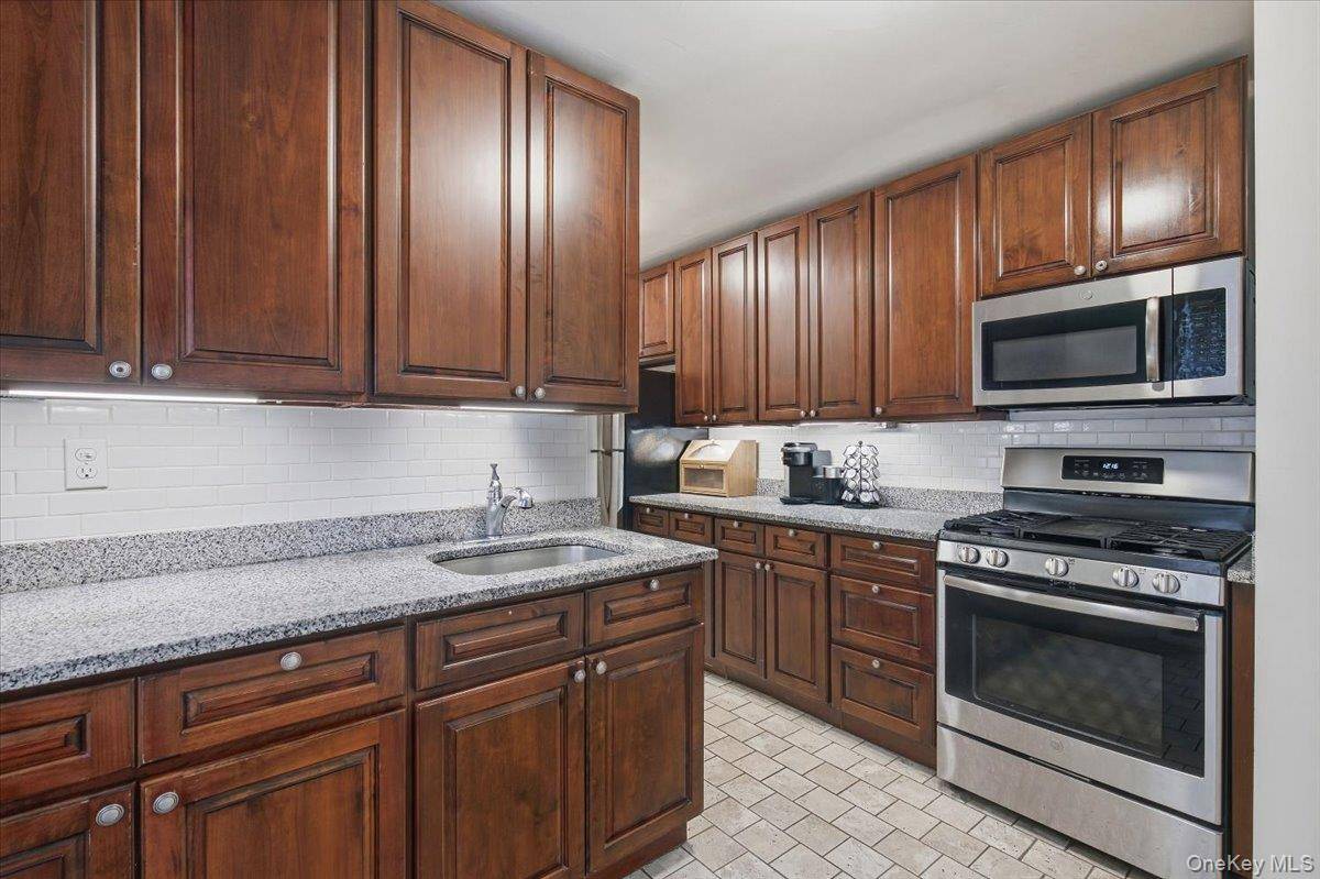 4380 Vireo AVE #4T, Bronx, NY 10470