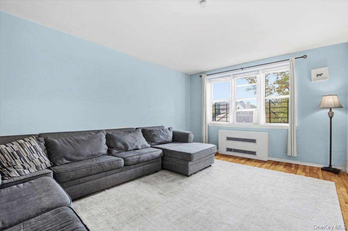 4380 Vireo AVE #4T, Bronx, NY 10470