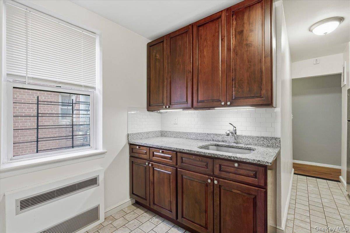 4380 Vireo AVE #4T, Bronx, NY 10470