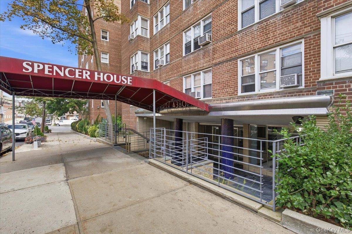 4380 Vireo AVE #4T, Bronx, NY 10470