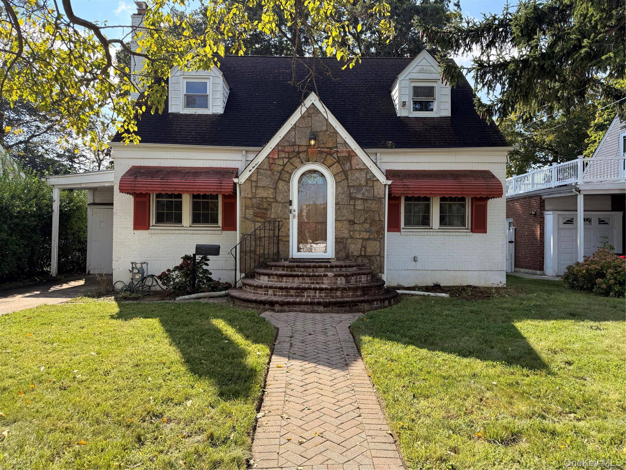 144 E Seaman AVE, Freeport, NY 11520
