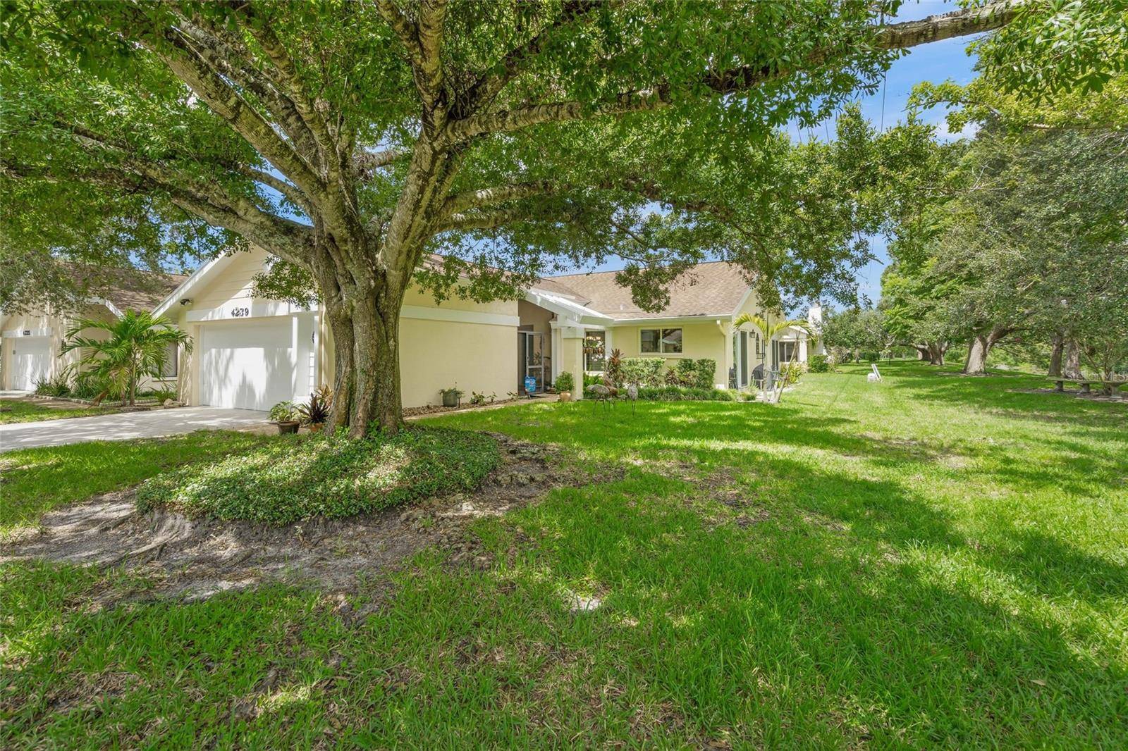 4239 CARRIAGE DR #36, Sarasota, FL 34241