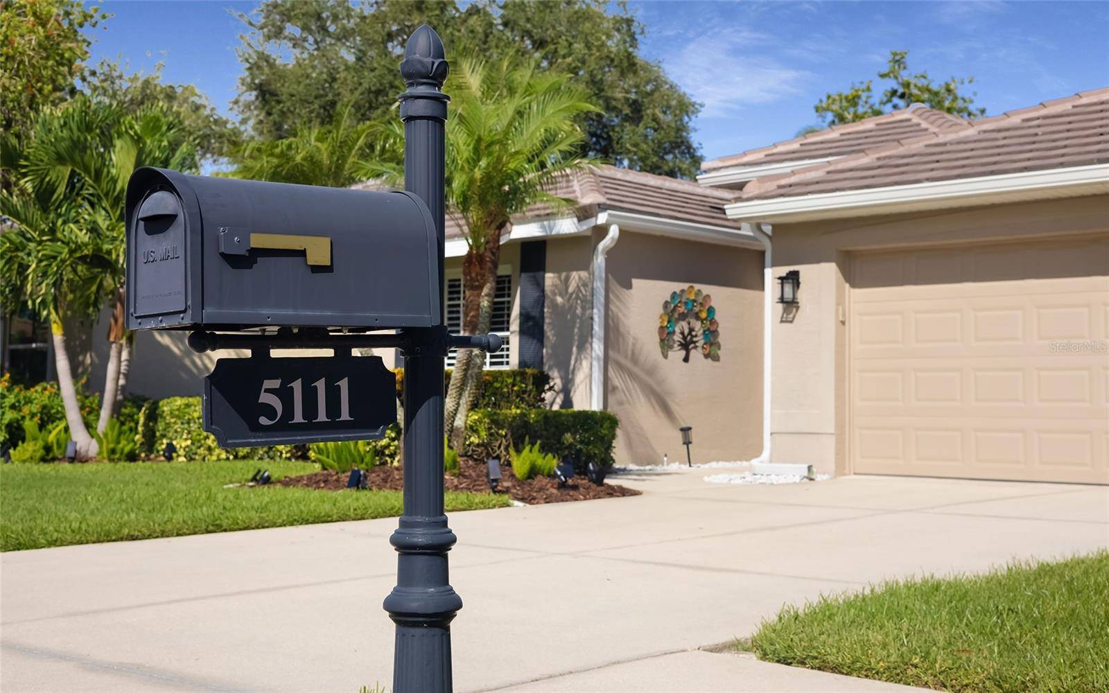 5111 BROOKSBEND CIR, Sarasota, FL 34238