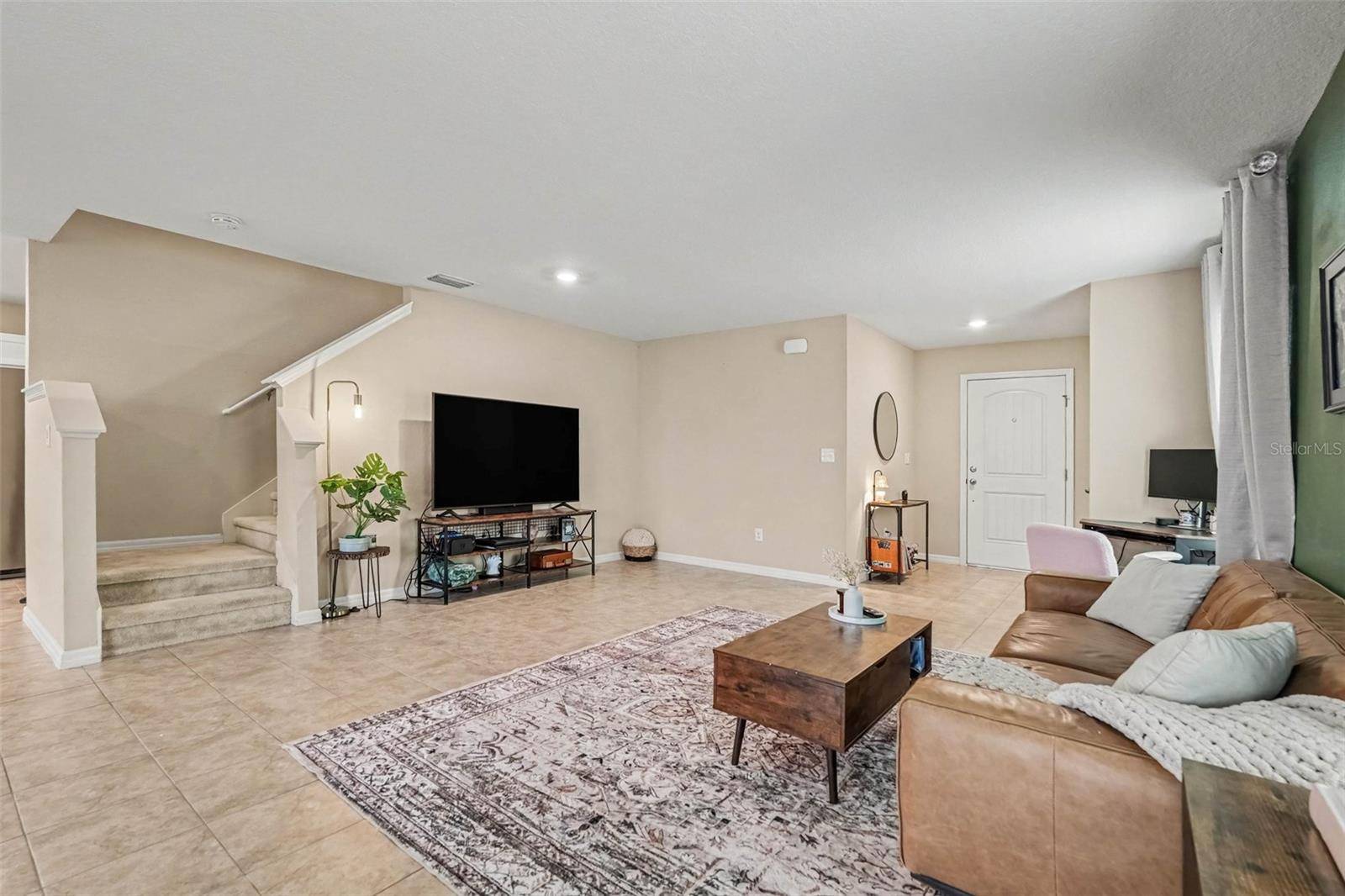 11207 SOUTHERN CROSS PL, Gibsonton, FL 33534