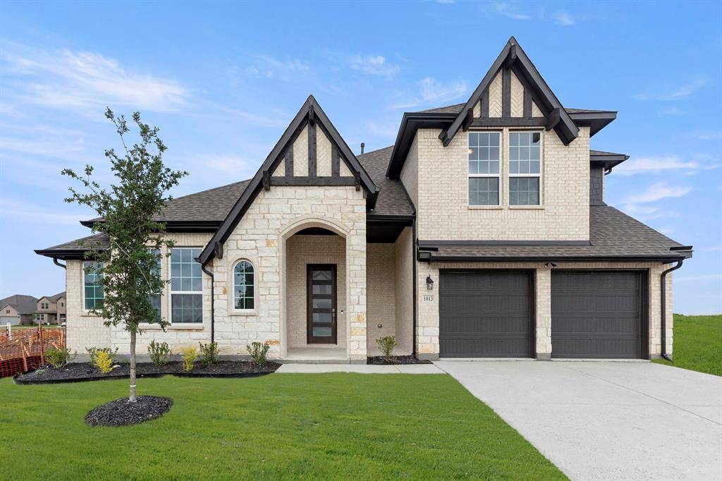 1013 Butterfly, Justin, TX 76247