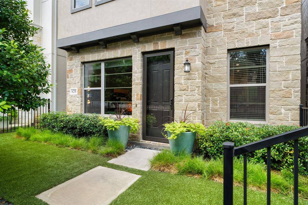 620 Aspen Valley Lane, Dallas, TX 75208