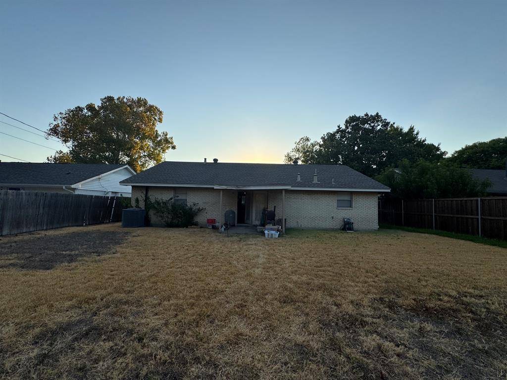 8630 Hackney Lane, Dallas, TX 75238